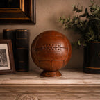 Ballon de foot en cuir vintage - 1