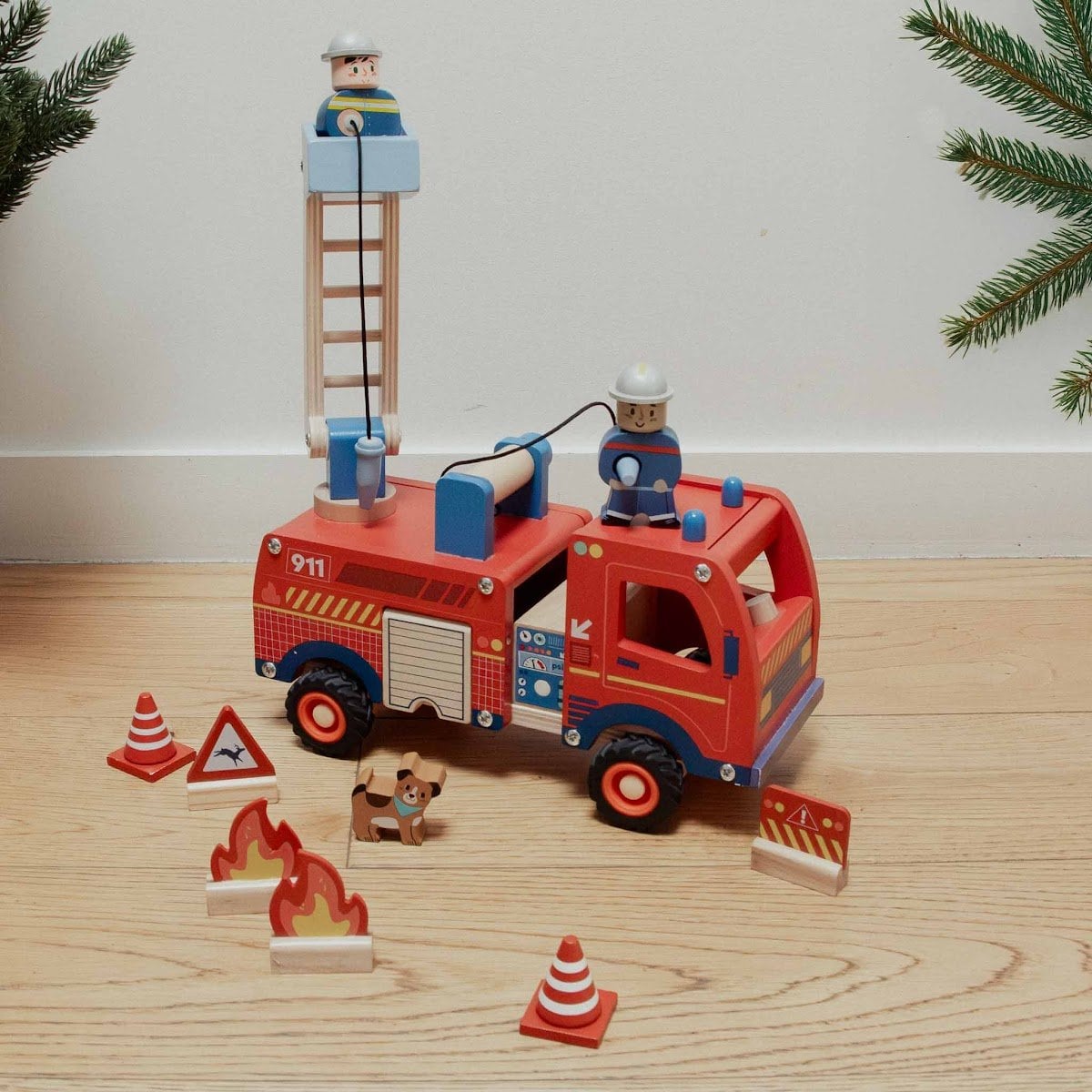 Camion de pompier en bois - 1
