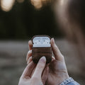 Étui pour AirPods en noyer - 1