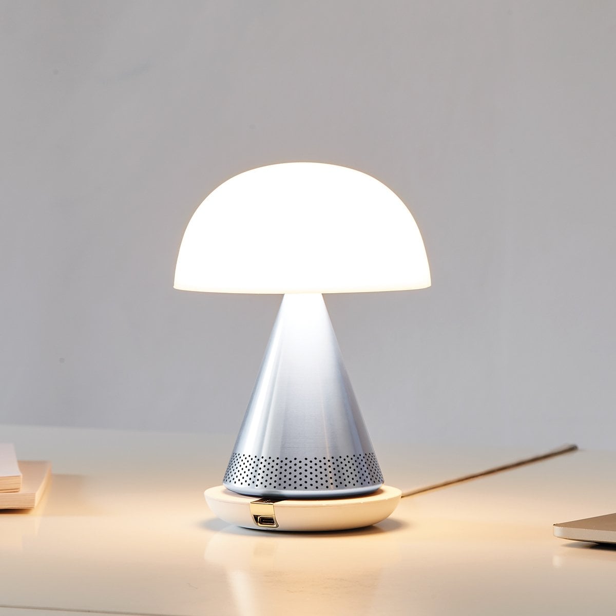 Lampe enceinte 2 en 1 Lexon Mina - 1