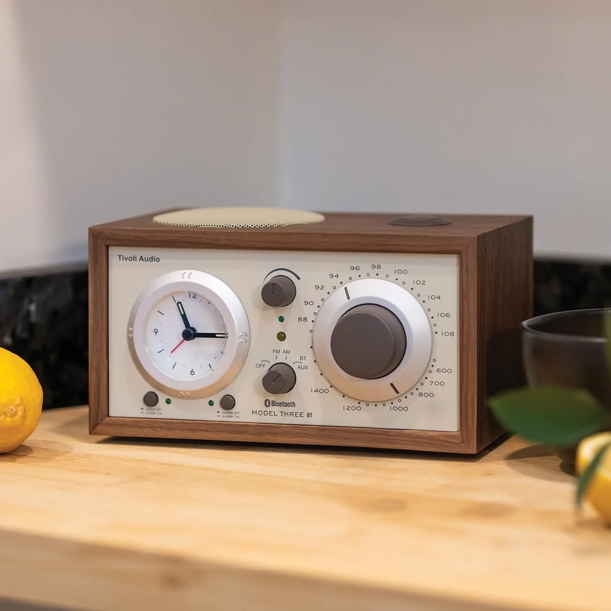 Radio réveil & enceinte bluetooth Tivoli Three BT - 1