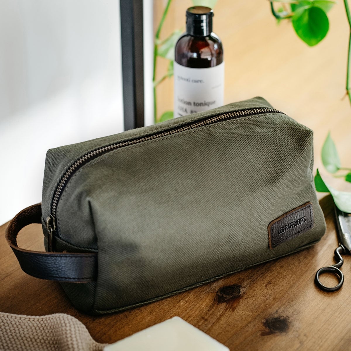 Trousse de toilette en toile et cuir - 4