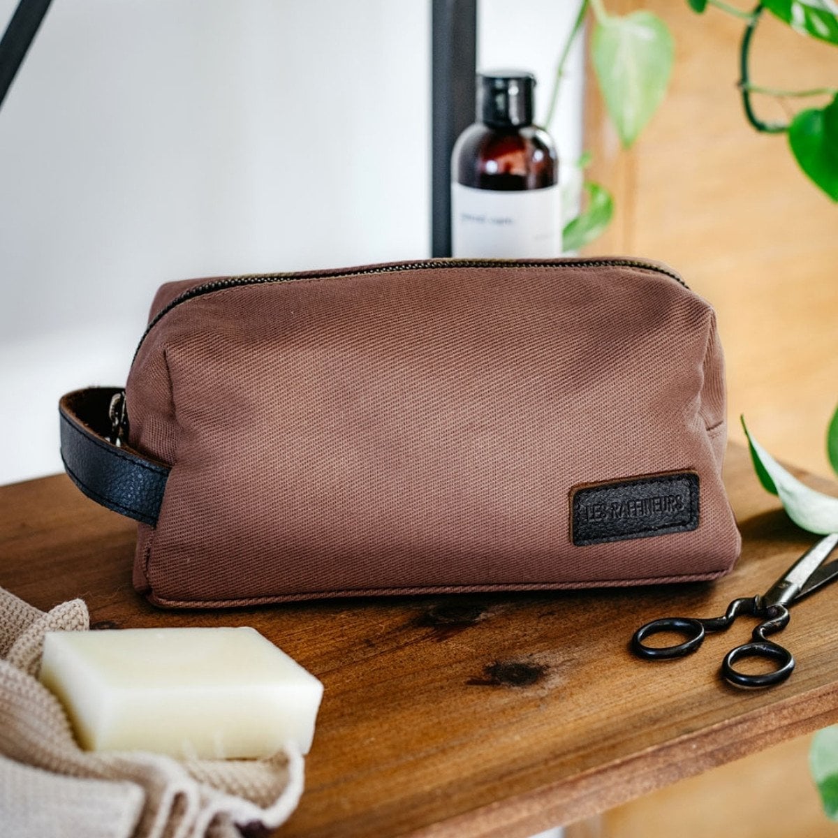 Trousse de toilette en toile et cuir - 1